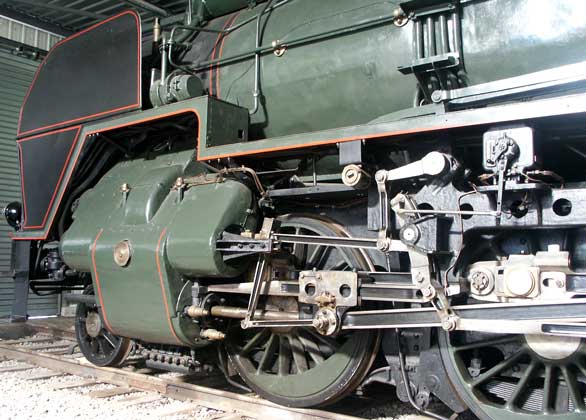 Another view showing the huge steam chest on the outside, high pressure, cylinders along with the Walschaerts valvegear. October 9 2003