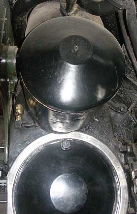 It is often written that 232U1 has very long travel piston valves. This photo should prove the point ! October 9 2003